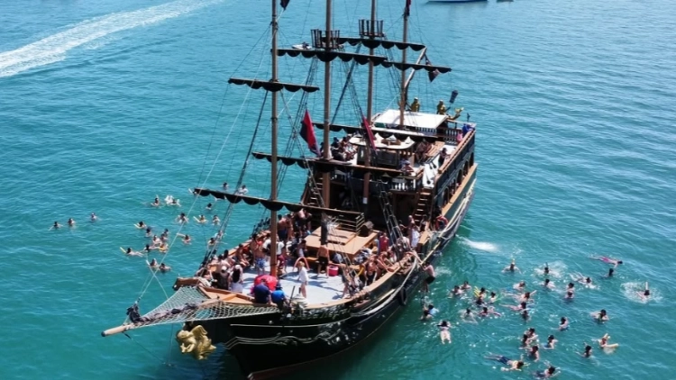 Voo Duplo de Parapente + Passeio de Barco Pirata